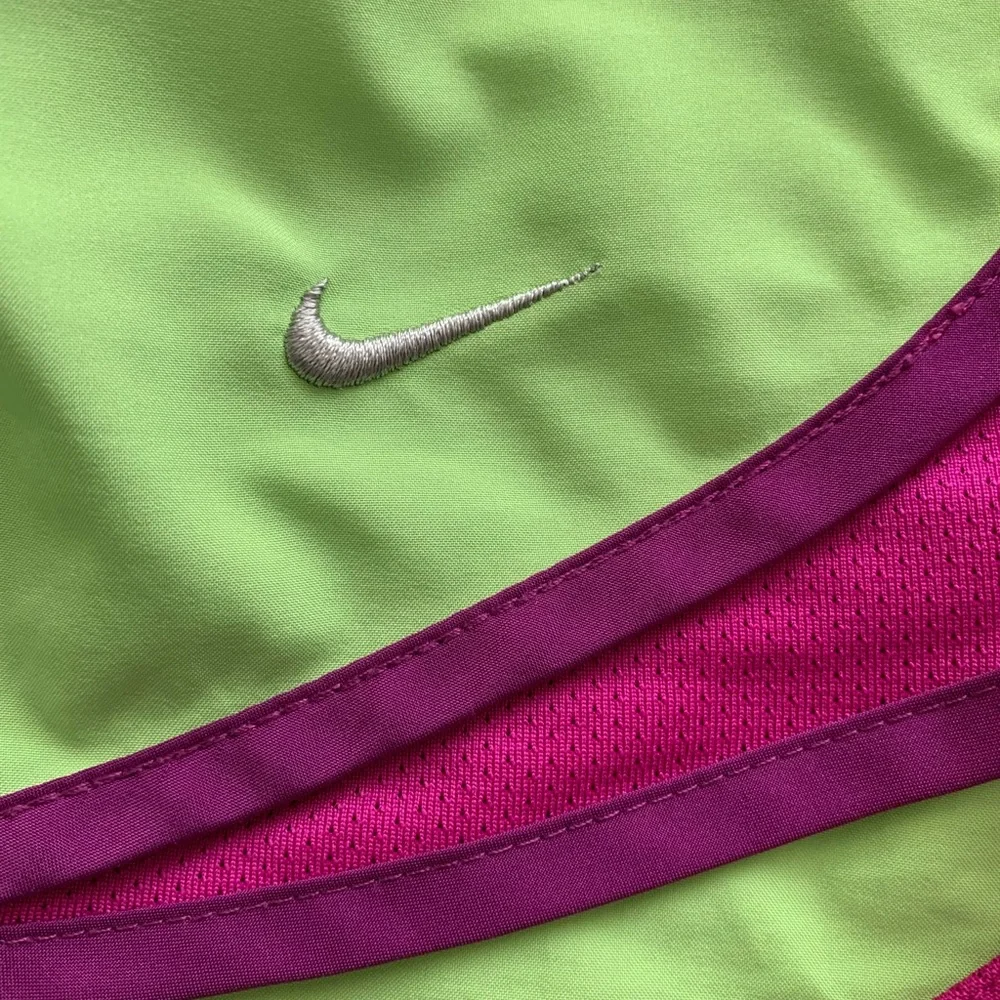 Nike Dri-Fit Tempo Running Shorts Women’s Size S Green Logo Drawstring Pocket